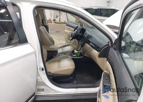 2017 Mitsubishi Outlander Se/Sel z USA, uszkodzony, nr VIN JA4AZ3A36HZ024115